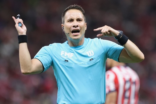 Jesús Rafael López, árbitro central del Chivas vs. Rayados (Imago7)