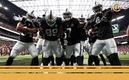 Jugadores de Las Vegas celebran tras un touchdown (@Raiders)