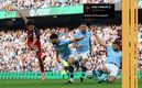 Raúl Jiménez asistió de 'lujo' ante Manchester City (Reuters)