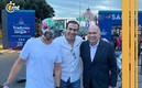 Checo Pérez se disfraza de Rey Mysterio (Foto: X)