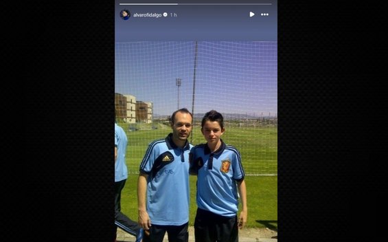 Álvaro Fidalgo junto a Andrés Iniesta hace varios años (Instagram @alvarofidalgo)