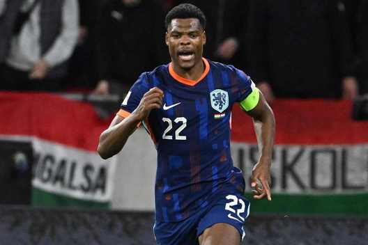 Denzel Dumfries salvó a Países Bajos de la derrota (Foto: AFP)