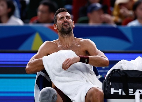 Djokovic se lamenta en Shanghái (Reuters)