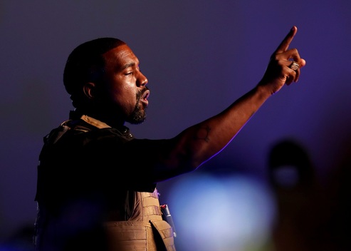 A Kanye West le fue reestablecida su cuenta de X, antes Twitter. Foto: Reuters.