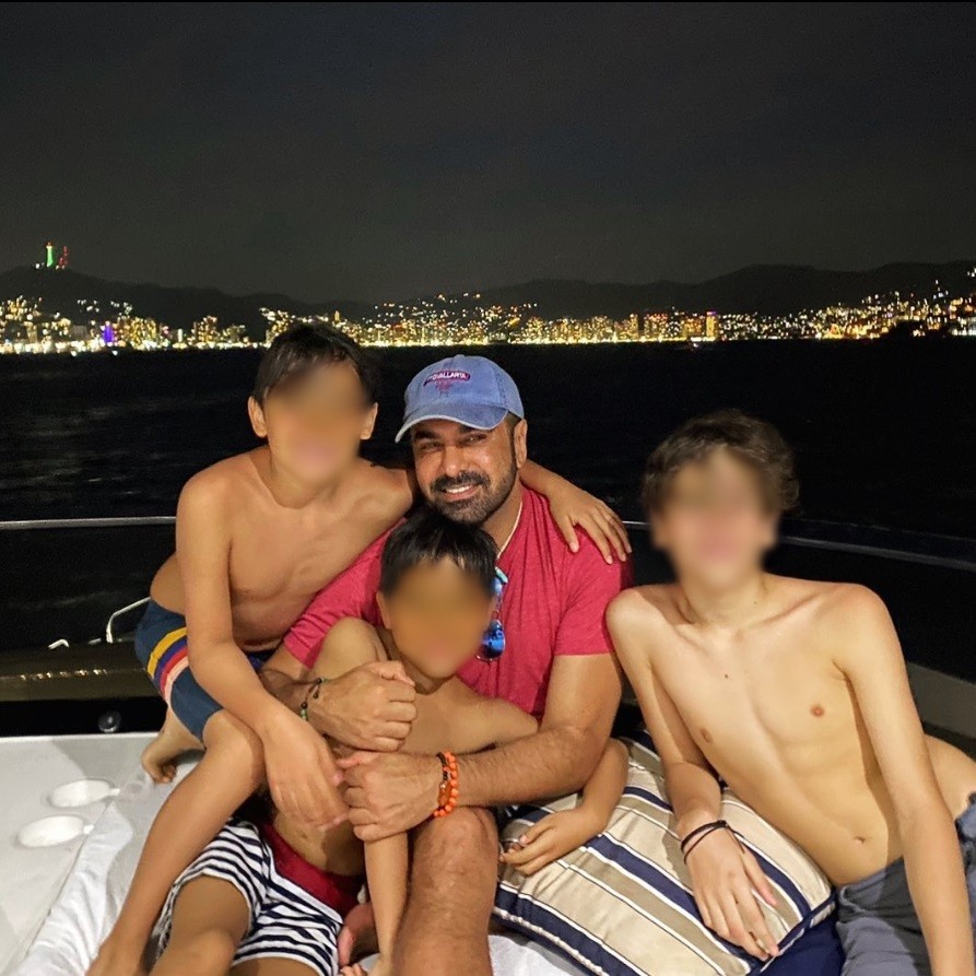 Albertano tuvo 3 hijos con su ex-pareja, sin embargo, desde hace un año viven con el actor. Foto: @albertanoficial