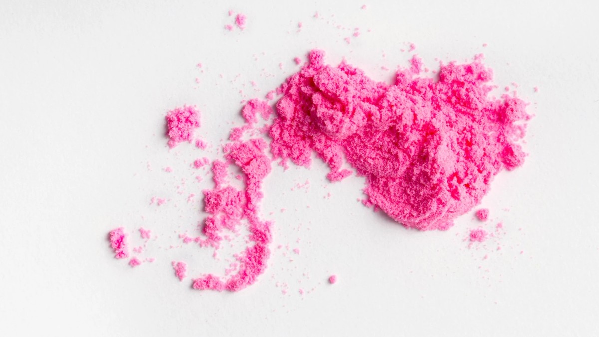 La cocaína rosa fue sintetizada por primera vez en 1974 por Alexander Shulgin.