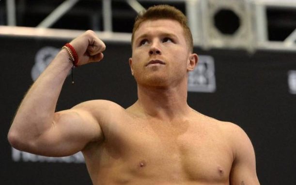 Canelo Álvarez, durante un pesaje (Reuters)