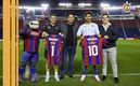 Pierre Gasly posando con su jersey del Atlante (Cortesía)