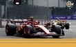Sainz Jr. perseguido por Lando Norris en el Autódromo Hermanos Rodríguez (Reuters)
