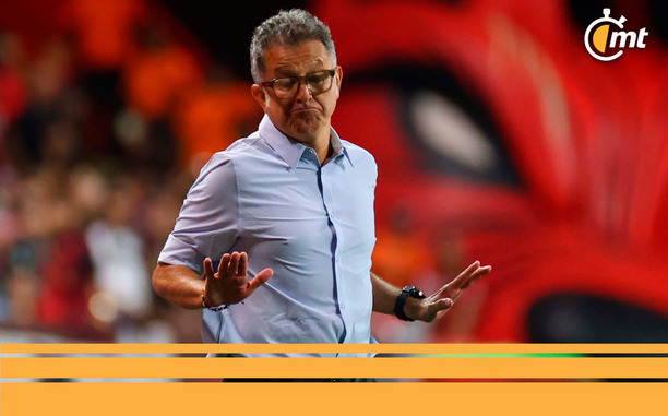 Juan Carlos Osorio dio indicaciones desde la tribuna. (Foto: Mexsport)