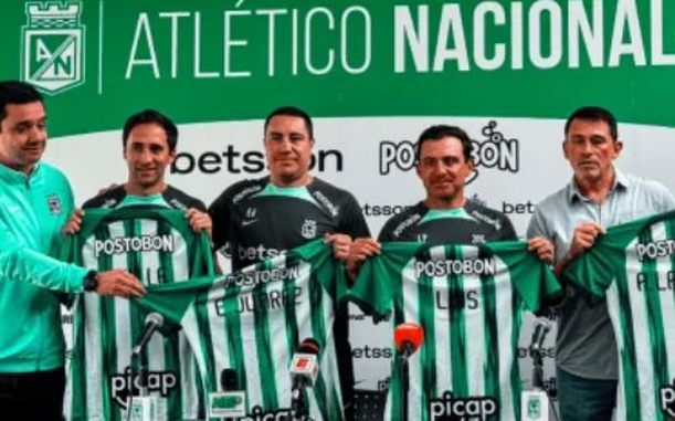 Efraín Juárez, en su presentación (Atlético Nacional)