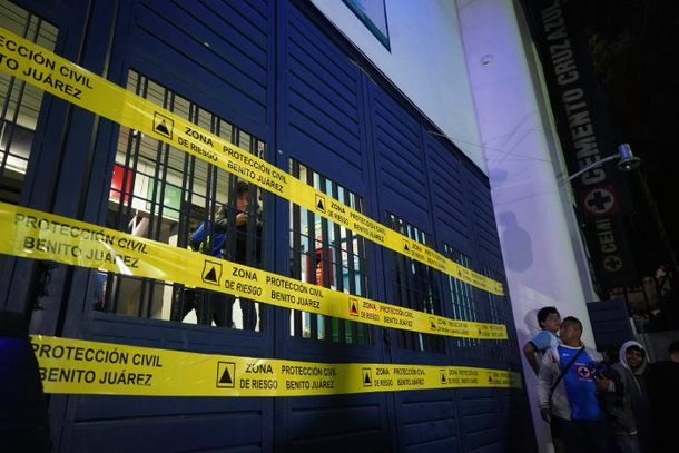Sellos de clausura en el Estadio Azul (Imago7)