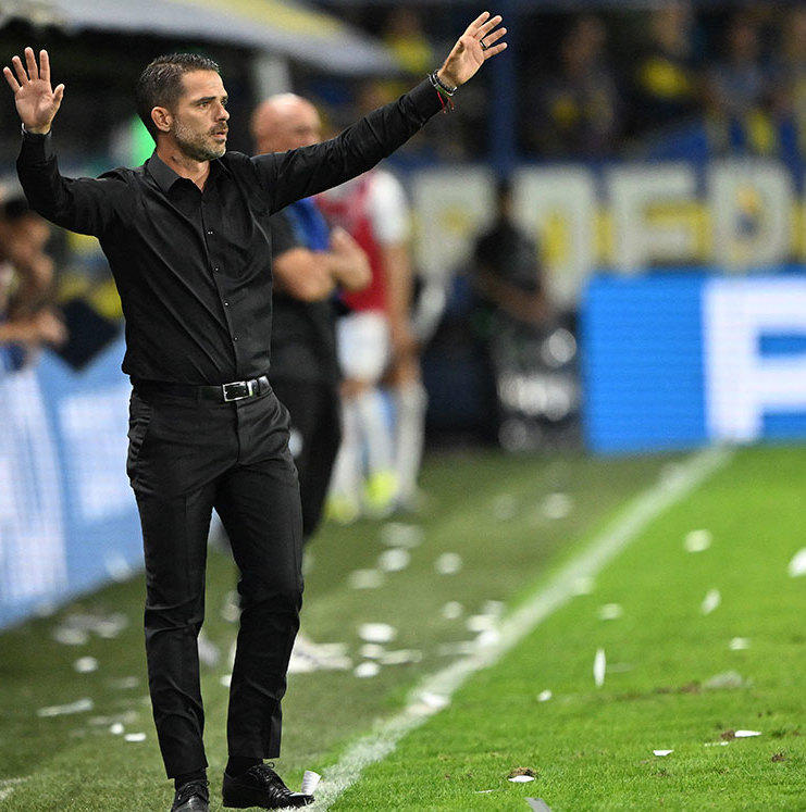 Fernando Gago gozó de su primera victoria como DT de Boca (AFP).