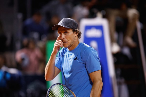 Forlán no tuvo el mejor de los debuts en el tenis (AFP)