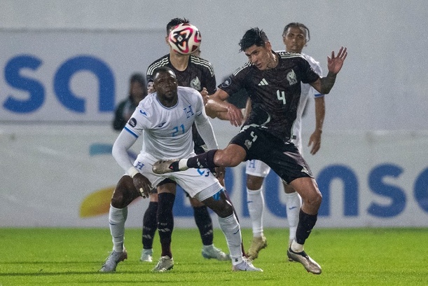 Edson Álvarez se metió con la afición de Honduras (Imago7)