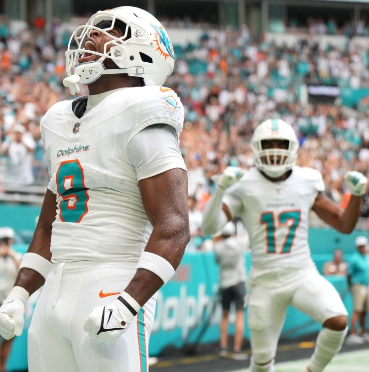 Jonnu Smith celebra uno de sus touchdowns (Reuters)