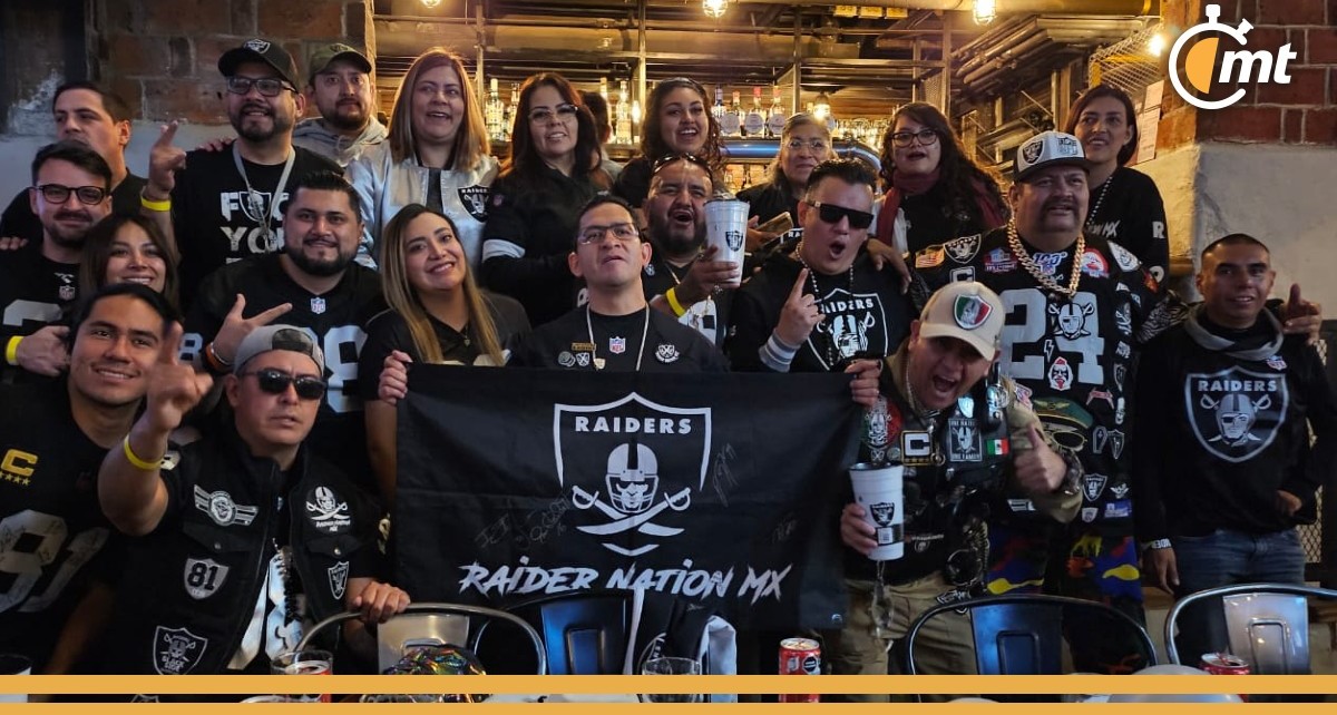 Afición de los Raiders apoyando a su equipo (Foto: Ricardo Olivares)