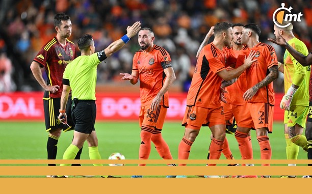 Héctor Herrera se disculpa tras escupirle al árbitro (Foto: Reuters)