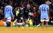 Santi Giménez festeja contra Manchester City (Reuters)