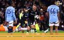 Santi Giménez festeja contra Manchester City (Reuters)