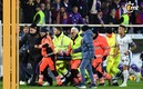Edoardo Bove se desploma en el terreno de juego (Foto: Reuters)