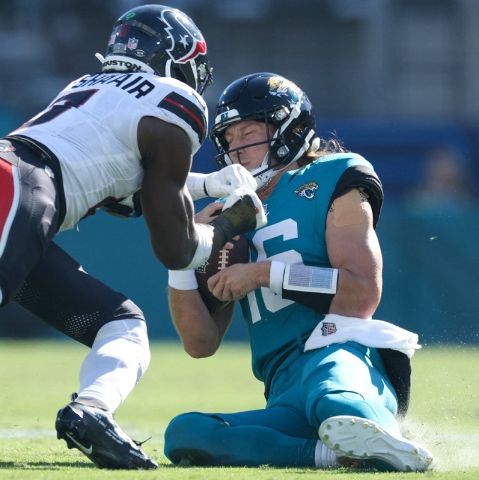 Al-Shaair suspendido tres juegos sin paga en la NFL (Reuters)