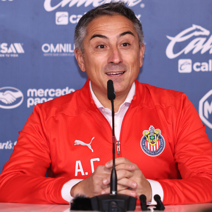Antonio Contreras fue presentado como DT de Chivas Femenil. (Foto: Imago7)