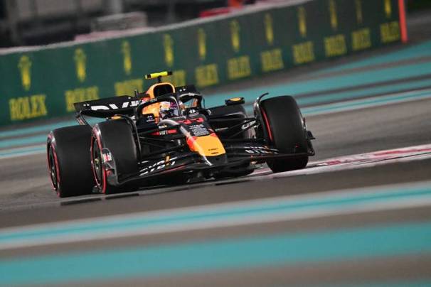 Monoplaza RB20 de Checo en Yas Marina (AFP)