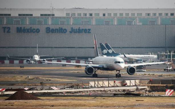 Avión en el AICM (Reuters)