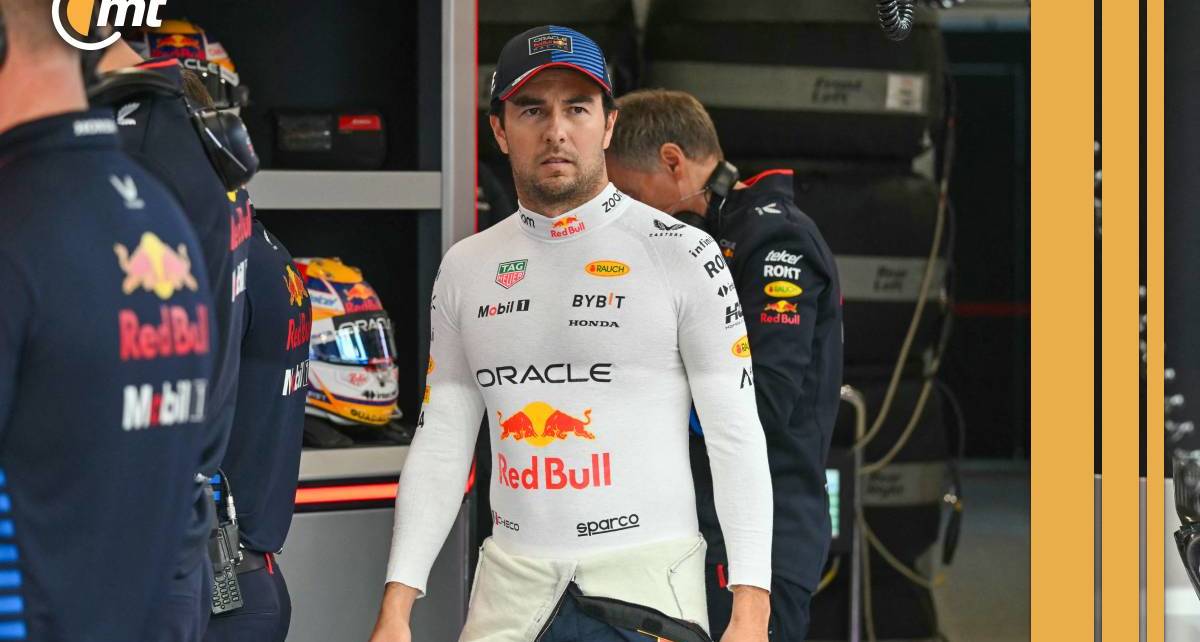 Checo Pérez en el garage de Red Bull (AFP)