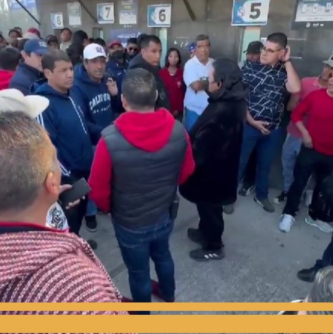 Aficionados molestos por la venta de boletos (Foto: Captura)
