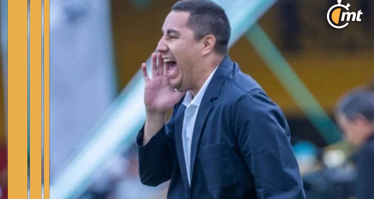 Efraín Juárez da indicaciones a sus jugadores (Captura)