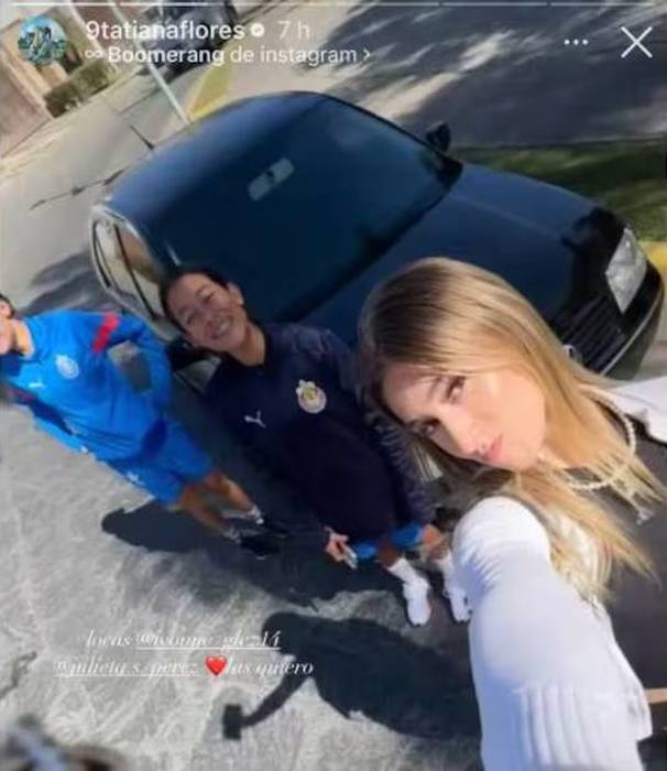 Tatiana Flores con sus amigas de Chivas Femenil (@9tatianaflores)
