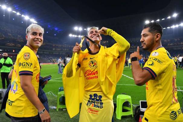 Chicote Calderón celebra el tricampeonato con América (Imago7)