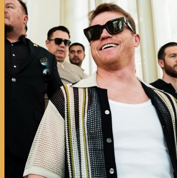 Canelo Álvarez presumió su nuevo Ferrari (Facebook Canelo)