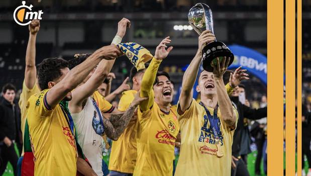 Jugadores del América alzan el trofeo de la Liga MX (Imago7)