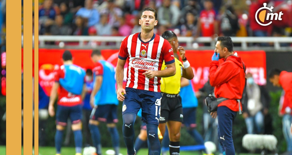 Santiago Ormeño con las Chivas (Foto: Imago7)