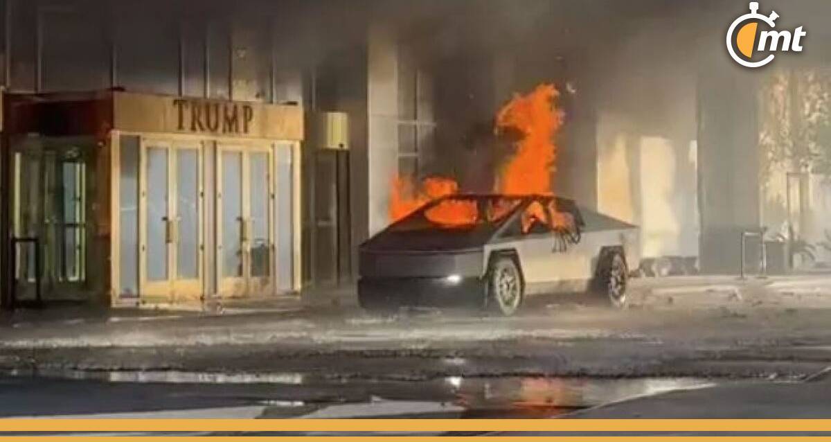 Auto en llamas afuera del hotel de Trump (Nevada Emergency Management)