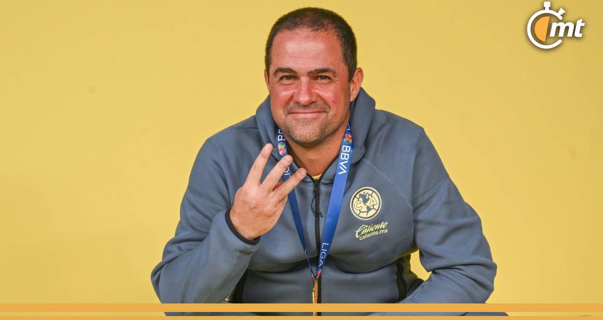 André Jardine posa tras el tricampeonato de América (Mexsport)