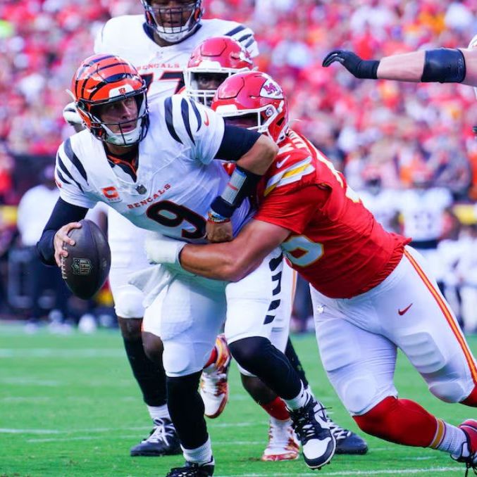 En temporada regular, los Chiefs se impusieron con un gol de campo tardío (Reuters)
