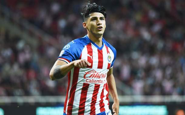 Alan Pulido podría volver a las filas de Chivas (Imago7)