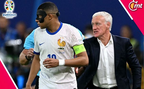Mbappé platica con Deschamps en la Eurocopa (AFP)