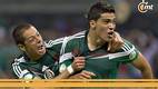 Raúl Jiménez y Chicharito celebran un gol del Tri (Mexsport)