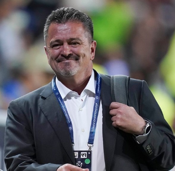 Carlos Hermosillo arremete contra las Chivas (Foto: Imago7)