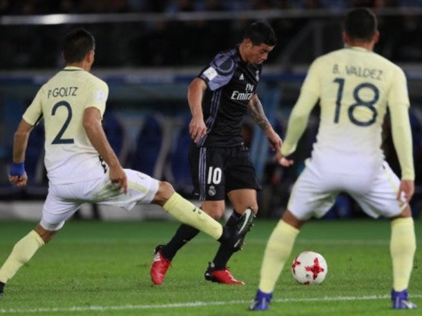 James enfrentando al América en el Mundial de Clubes 2016