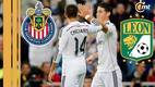 James Rodríguez y Chicharito Hernández se saludan (Real Madrid)