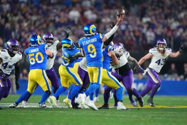 Matthew Stafford intenta un pase ante Minnesota (Reuters)