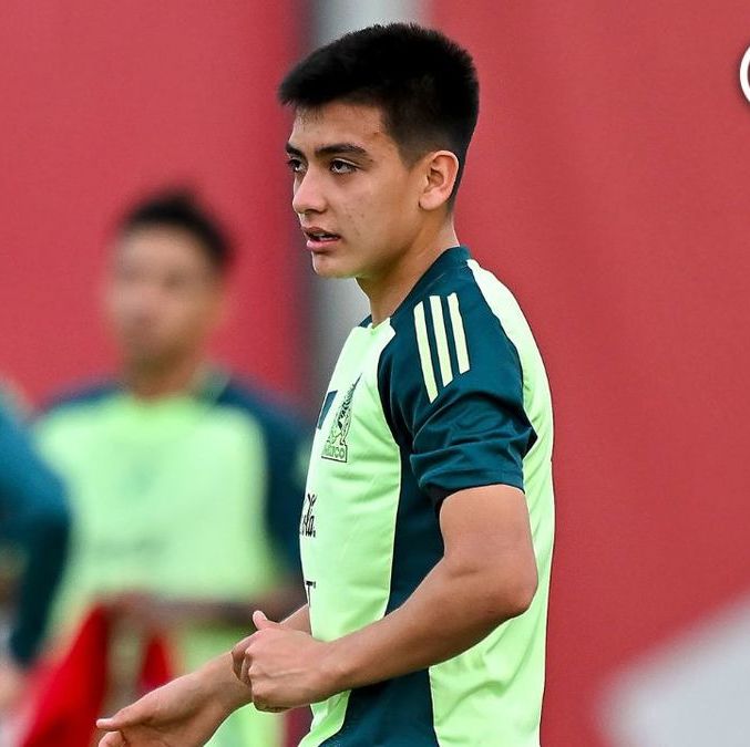 Gilberto Mora, el debut más joven en la historia de la Selección Mexicana (Imago7)