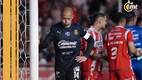 Chicharito se lamenta en el juego contra Necaxa (Imago7)