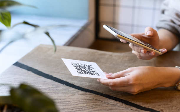 Los códigos QR sospechosos pueden redireccionar a formularios apócrifos. (Freepik)